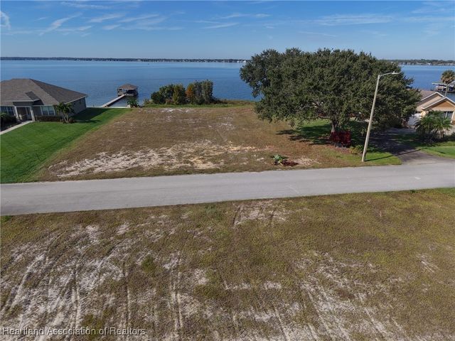 538 Sunset Pointe Drive, Lake Placid, FL 33852