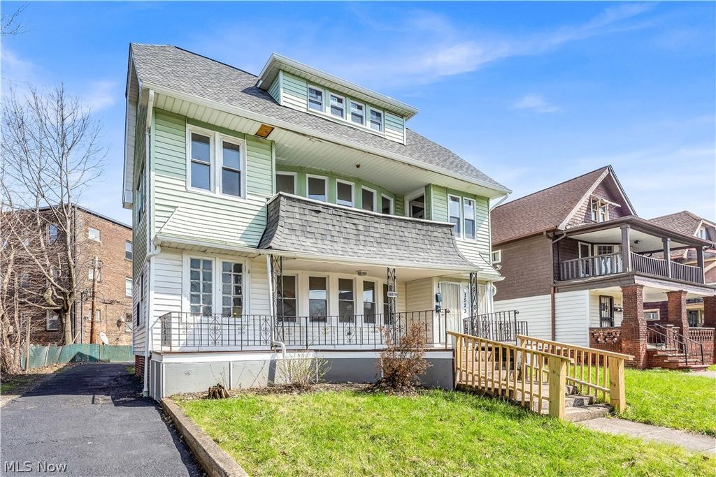 1523 Hillcrest Road, East Cleveland, OH 44118