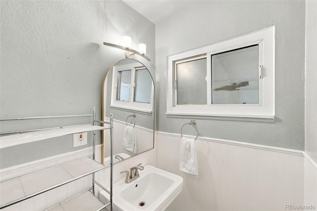 708 Zion Street, Aurora, CO 80011