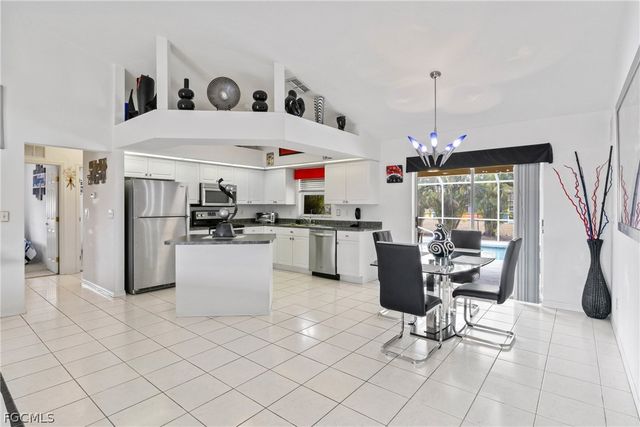 308 NE 19TH TER, Cape Coral, FL 33909