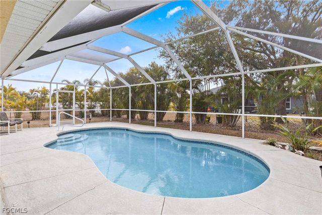 308 NE 19TH TER, Cape Coral, FL 33909