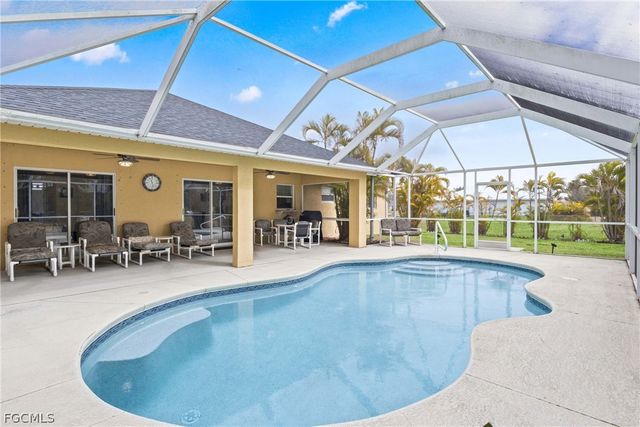 308 NE 19TH TER, Cape Coral, FL 33909