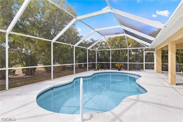 308 NE 19TH TER, Cape Coral, FL 33909