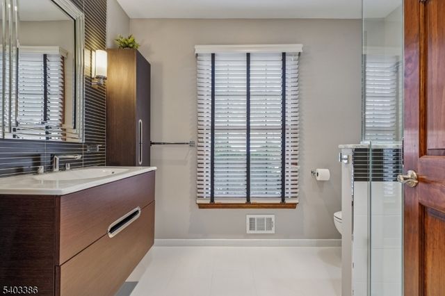 80 Spring Valley Rd, Chatham Twp., NJ 07928