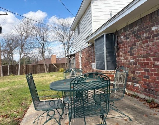 5608 Woodway Drive, Fort Worth, TX 76133