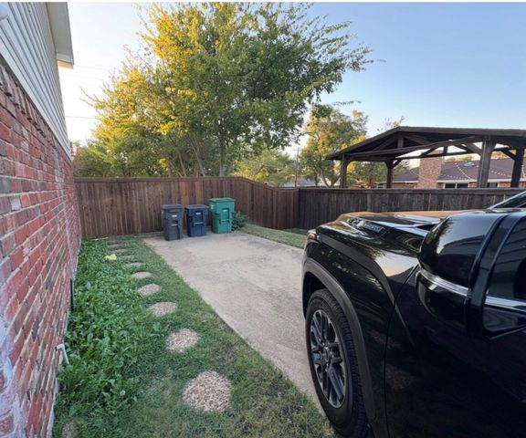 5608 Woodway Drive, Fort Worth, TX 76133