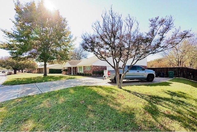 5608 Woodway Drive, Fort Worth, TX 76133