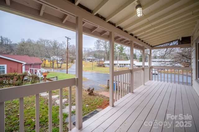 165 Kings Mill Road, Brevard, NC 28712