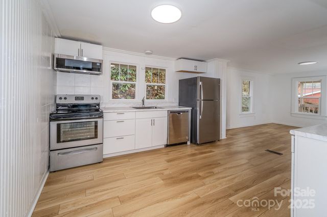 165 Kings Mill Road, Brevard, NC 28712