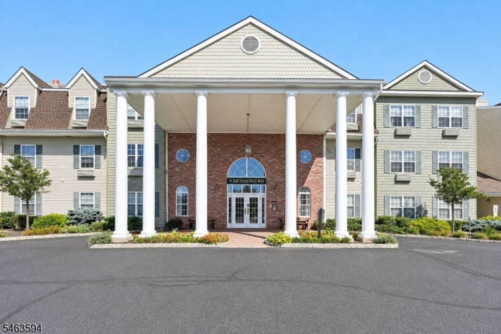 9225 Richmond Rd 225, West Milford Twp., NJ 07480 — exterior