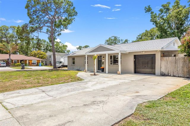 6802 CRESTHILL COURT, Tampa, FL 33615