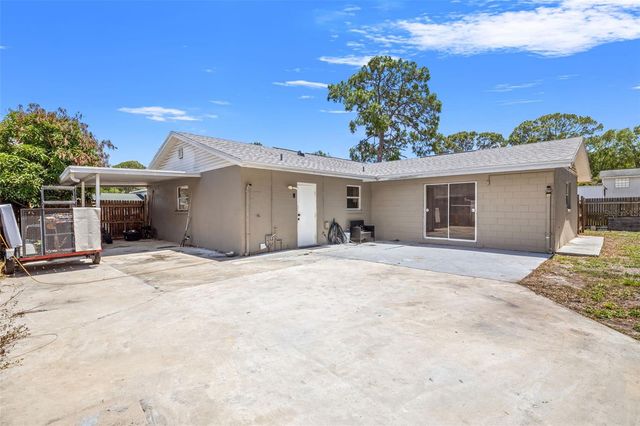 6802 CRESTHILL COURT, Tampa, FL 33615