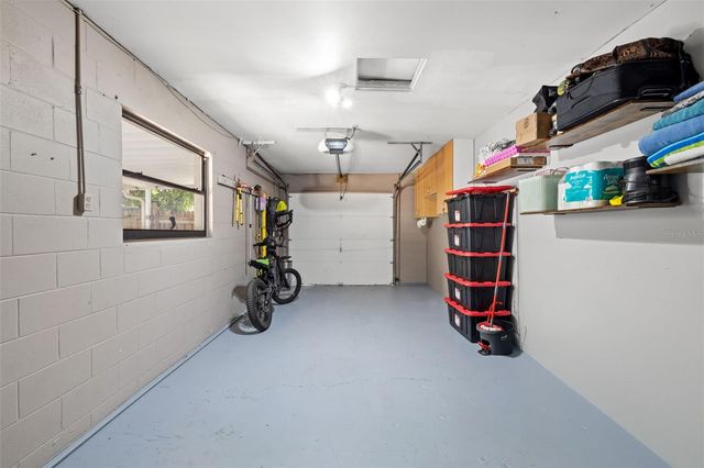 6802 CRESTHILL COURT, Tampa, FL 33615