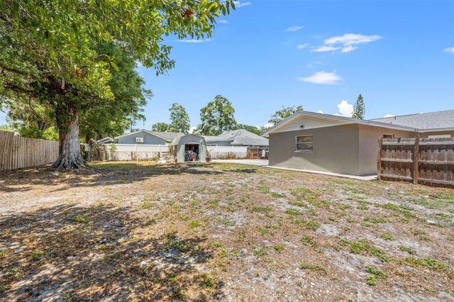 6802 CRESTHILL COURT, Tampa, FL 33615