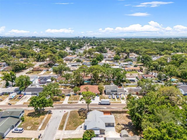 6802 CRESTHILL COURT, Tampa, FL 33615