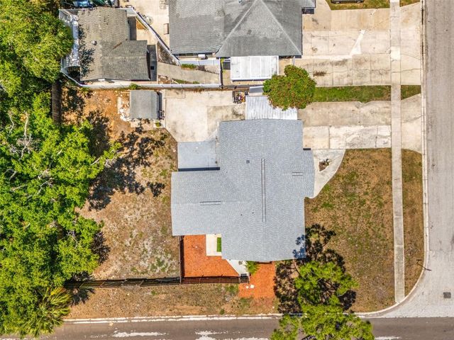 6802 CRESTHILL COURT, Tampa, FL 33615