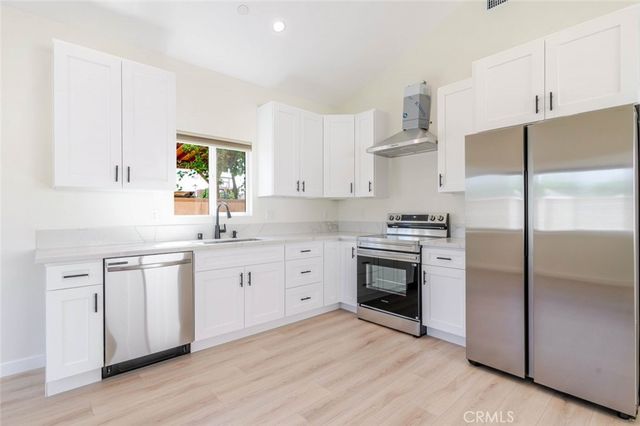 11939 Burton, North Hollywood, CA 91605