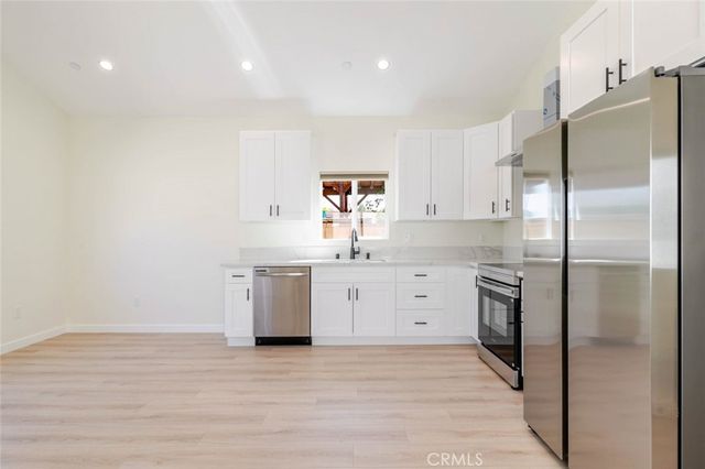 11939 Burton, North Hollywood, CA 91605