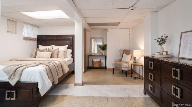90-27 218 Place, Queens Village, NY 11428