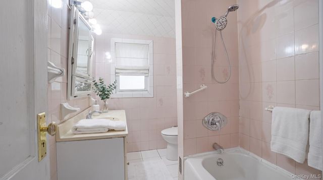 90-27 218 Place, Queens Village, NY 11428