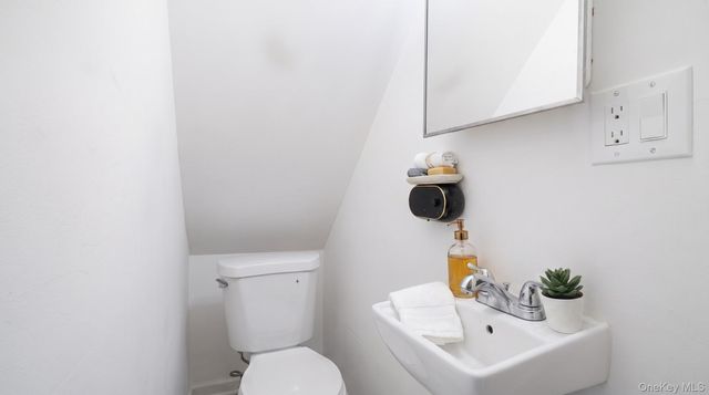 90-27 218 Place, Queens Village, NY 11428