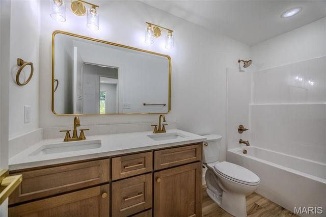 1817 Vadie Avenue, Lebanon, MO 65536