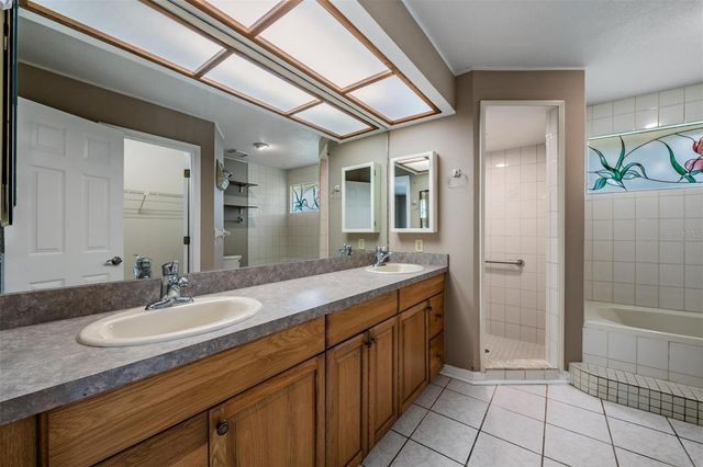 3817 NICHOLAS CIRCLE, Tarpon Springs, FL 34688