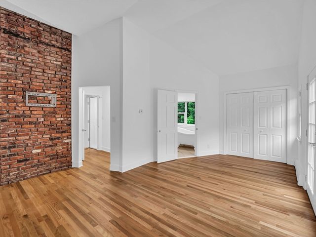 84 City Depot Rd, Charlton, MA 01507