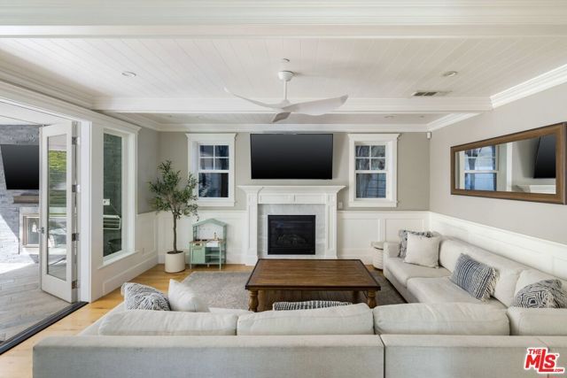 5523 Longridge Avenue, Sherman Oaks, CA 91401