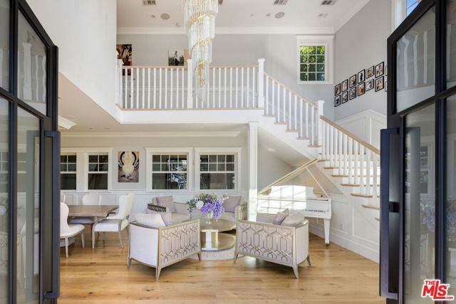 5523 Longridge Avenue, Sherman Oaks, CA 91401