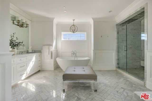 5523 Longridge Avenue, Sherman Oaks, CA 91401