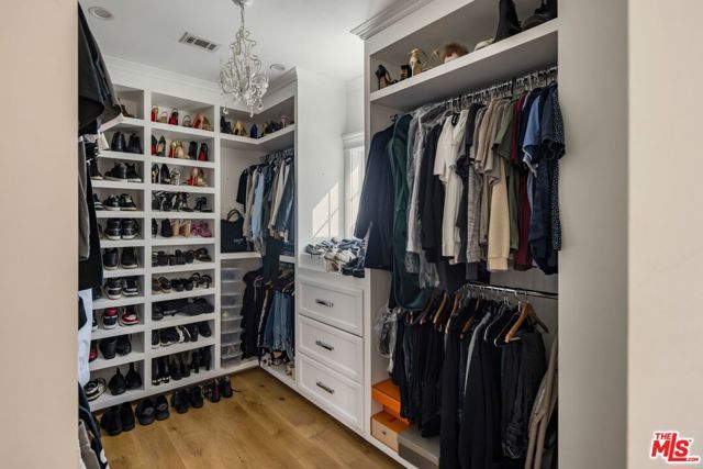 5523 Longridge Avenue, Sherman Oaks, CA 91401