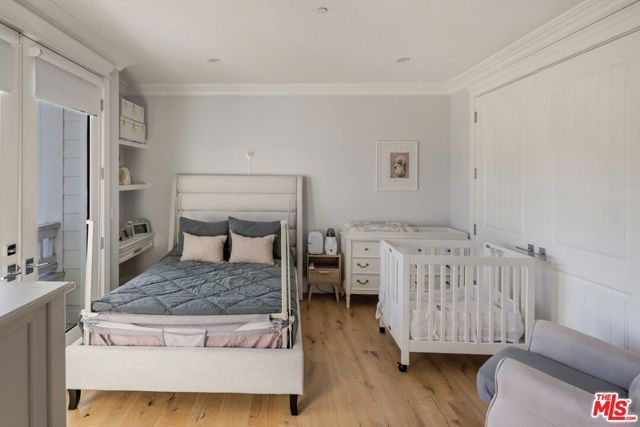 5523 Longridge Avenue, Sherman Oaks, CA 91401