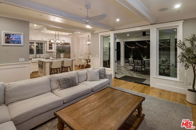 5523 Longridge Avenue, Sherman Oaks, CA 91401