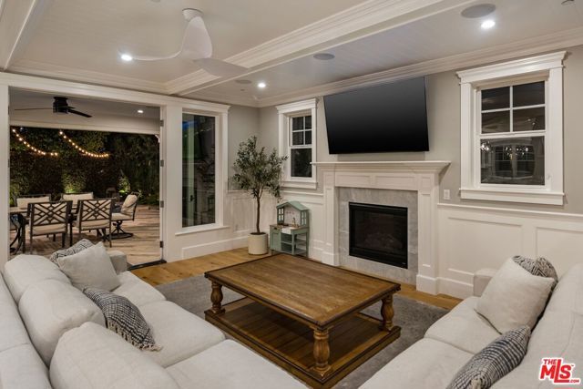 5523 Longridge Avenue, Sherman Oaks, CA 91401