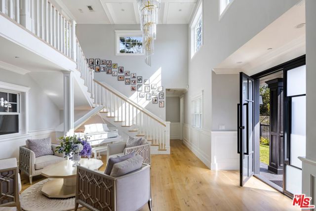 5523 Longridge Avenue, Sherman Oaks, CA 91401