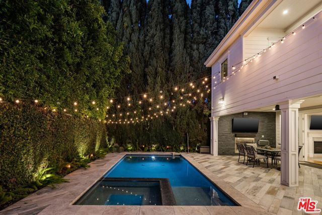 5523 Longridge Avenue, Sherman Oaks, CA 91401