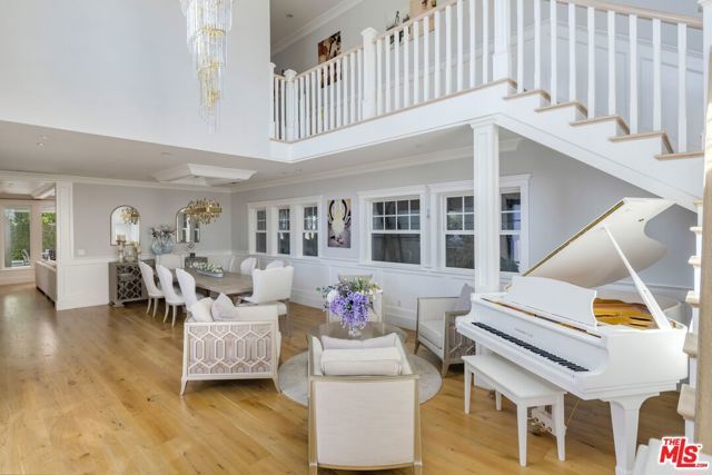 5523 Longridge Avenue, Sherman Oaks, CA 91401