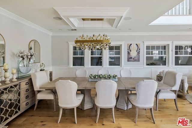 5523 Longridge Avenue, Sherman Oaks, CA 91401