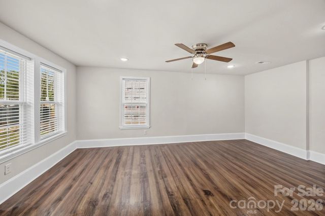 6109 Cora Street, Charlotte, NC 28216
