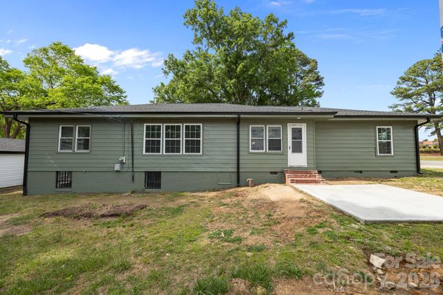 6109 Cora Street, Charlotte, NC 28216