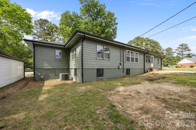 6109 Cora Street, Charlotte, NC 28216