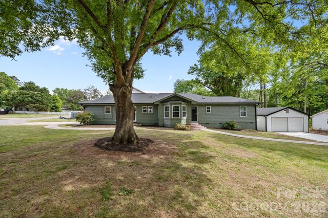 6109 Cora Street, Charlotte, NC 28216