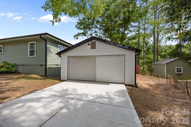 6109 Cora Street, Charlotte, NC 28216