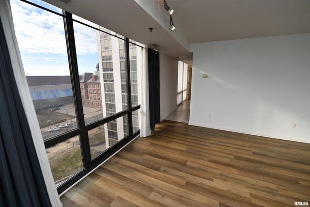 123 SW JEFFERSON Avenue E9SW, Peoria, IL 61602