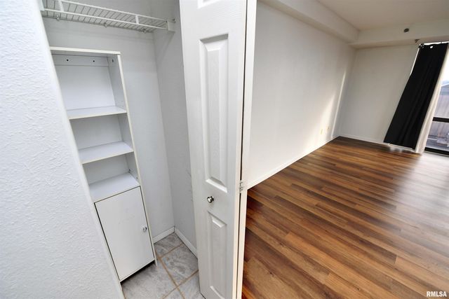 123 SW JEFFERSON Avenue E9SW, Peoria, IL 61602