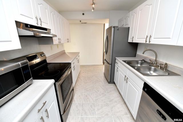 123 SW JEFFERSON Avenue E9SW, Peoria, IL 61602