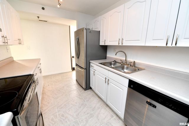 123 SW JEFFERSON Avenue E9SW, Peoria, IL 61602