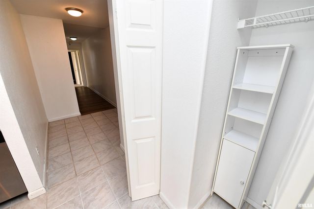 123 SW JEFFERSON Avenue E9SW, Peoria, IL 61602