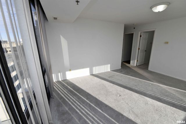 123 SW JEFFERSON Avenue E9SW, Peoria, IL 61602